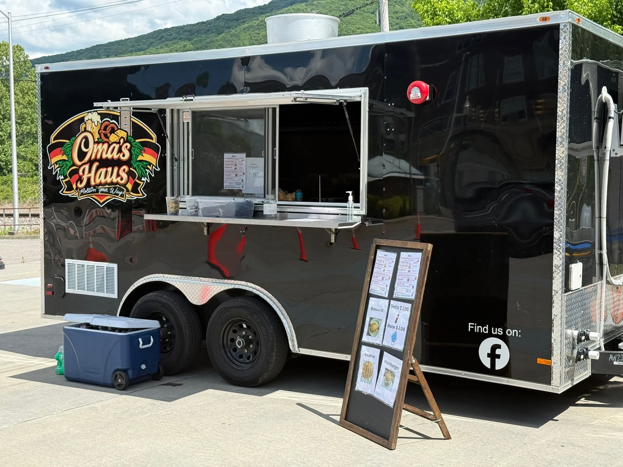 Oma's Haus food truck profile image