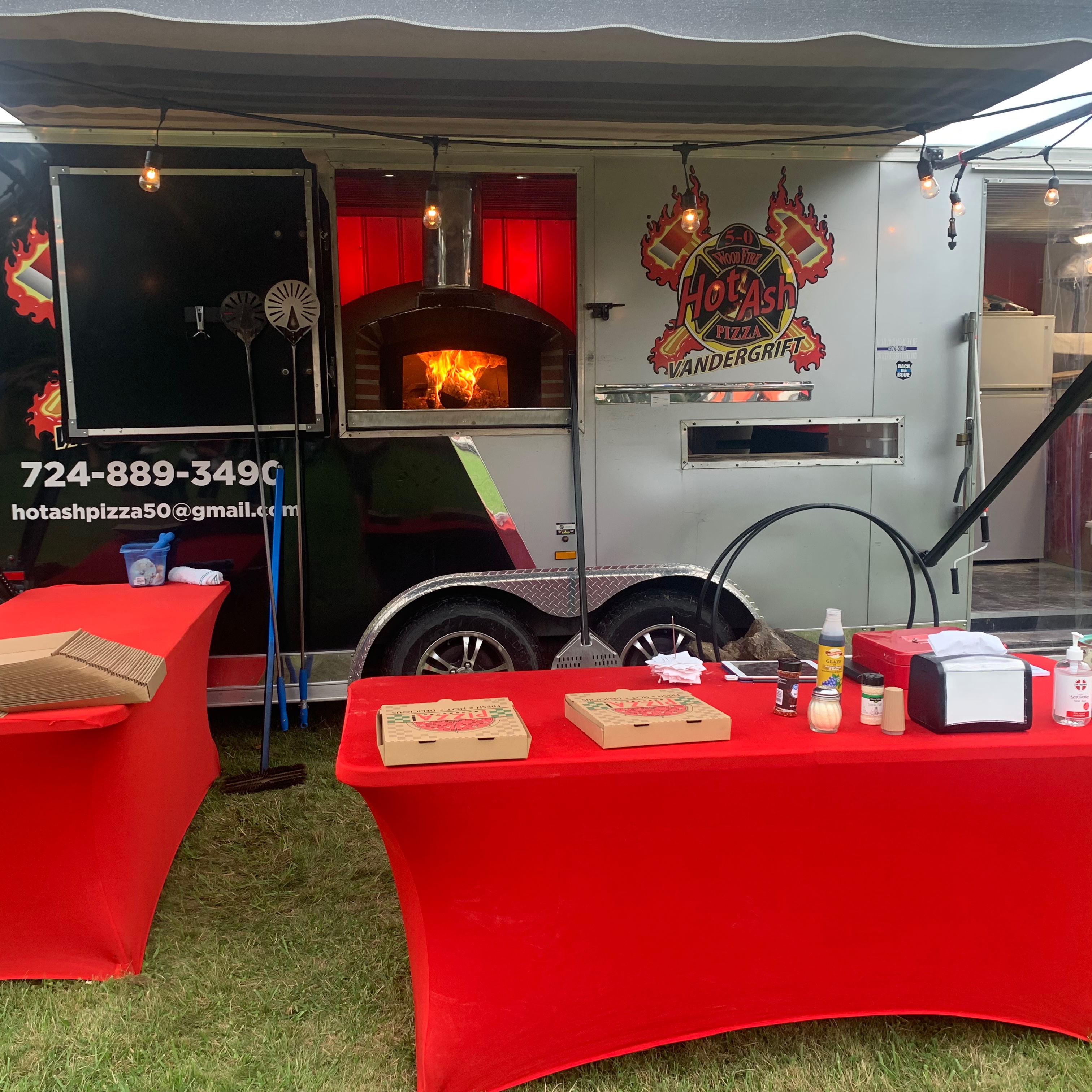 Hot Ash Wood Fired Pizza food truck profile image