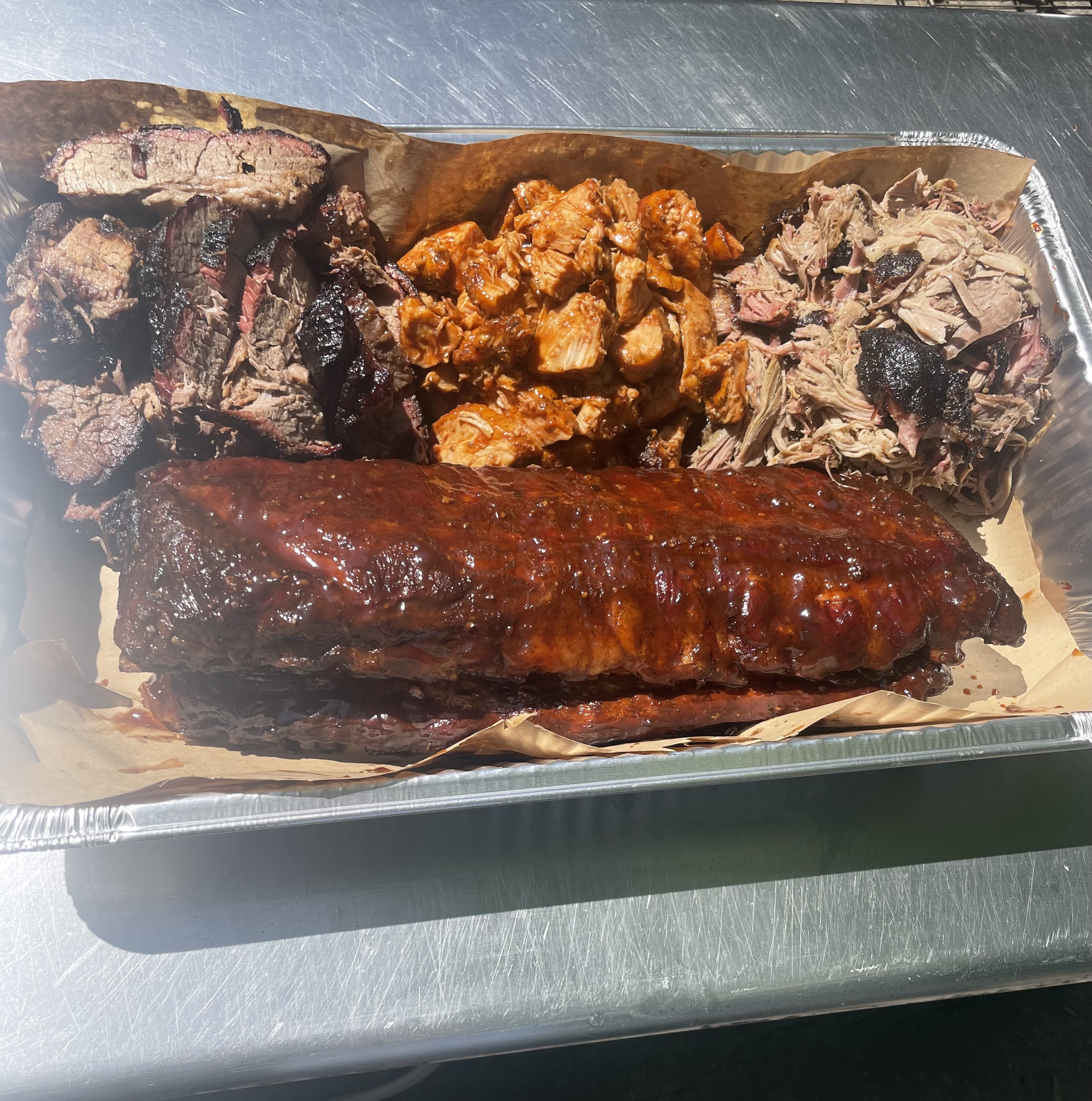 Garners Craft Barbeque_old food truck profile image