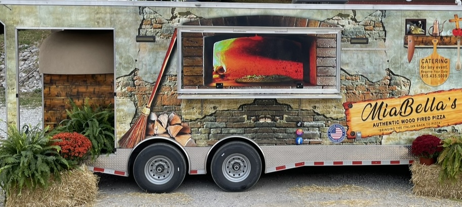 MiaBellas Wood Fired Pizza food truck profile image