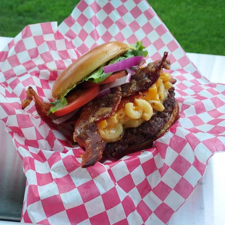 Crissy's Pub Style food truck profile image