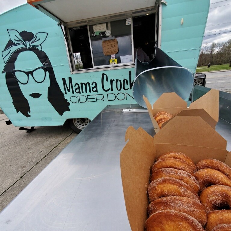Mama Crockett's Wedding Wagon_old food truck profile image