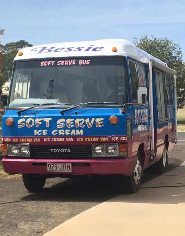 Bessie’s Ice-Cream Bus food truck profile image