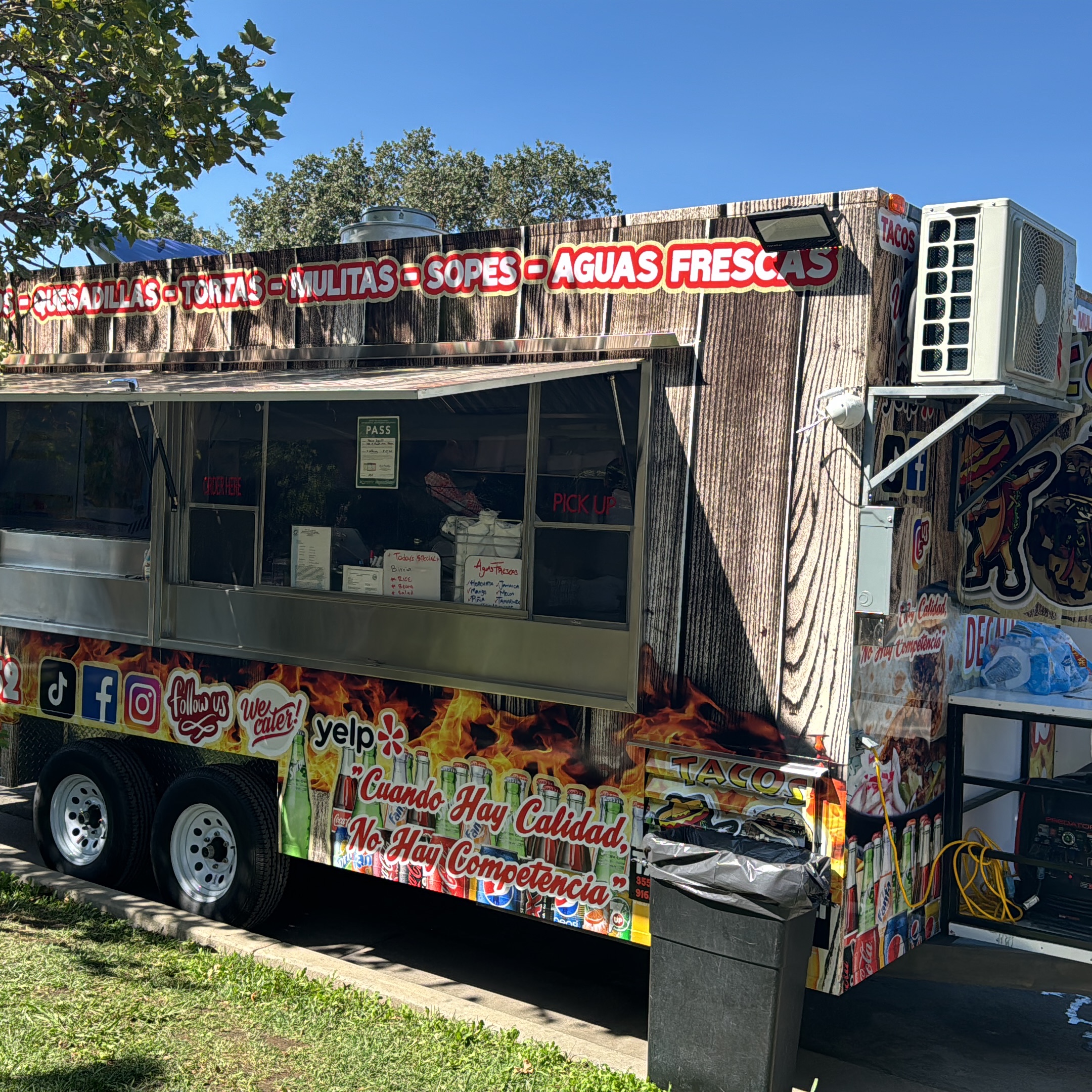 Tacos Decalli food truck profile image