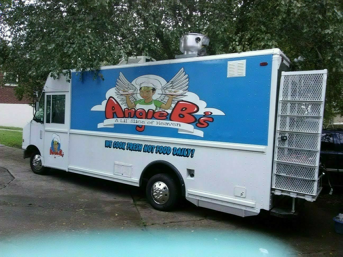 Angie B's LLC food truck profile image